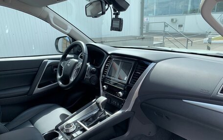 Mitsubishi Pajero Sport III рестайлинг, 2022 год, 5 500 000 рублей, 3 фотография