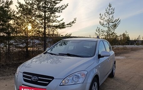 KIA cee'd I рестайлинг, 2009 год, 880 000 рублей, 2 фотография