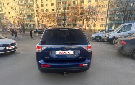 Mitsubishi Outlander III рестайлинг 3, 2013 год, 1 820 000 рублей, 4 фотография