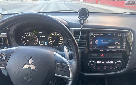 Mitsubishi Outlander III рестайлинг 3, 2013 год, 1 820 000 рублей, 8 фотография