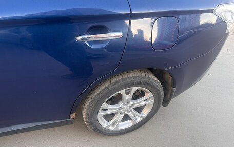 Mitsubishi Outlander III рестайлинг 3, 2013 год, 1 820 000 рублей, 9 фотография