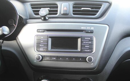 KIA Rio III рестайлинг, 2015 год, 920 000 рублей, 16 фотография