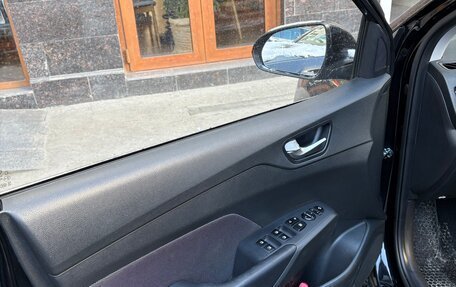 Hyundai Solaris II рестайлинг, 2021 год, 1 750 000 рублей, 8 фотография