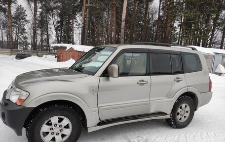 Mitsubishi Pajero III рестайлинг, 2005 год, 750 000 рублей, 8 фотография