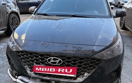 Hyundai Solaris II рестайлинг, 2021 год, 1 750 000 рублей, 2 фотография