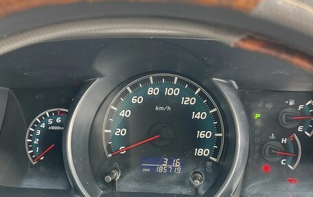 Toyota HiAce H200, 2012 год, 2 700 000 рублей, 3 фотография