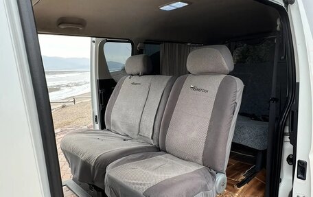 Toyota HiAce H200, 2012 год, 2 700 000 рублей, 2 фотография