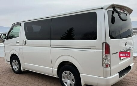Toyota HiAce H200, 2012 год, 2 700 000 рублей, 4 фотография