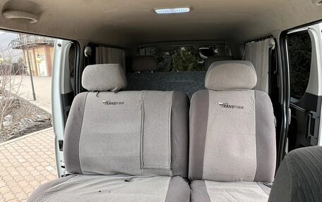 Toyota HiAce H200, 2012 год, 2 700 000 рублей, 12 фотография