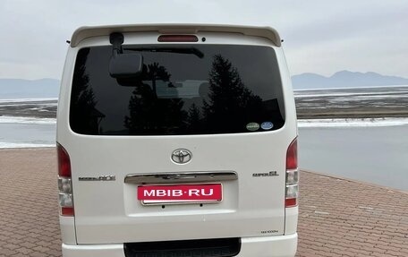 Toyota HiAce H200, 2012 год, 2 700 000 рублей, 11 фотография