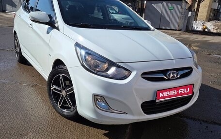 Hyundai Solaris II рестайлинг, 2013 год, 890 000 рублей, 1 фотография