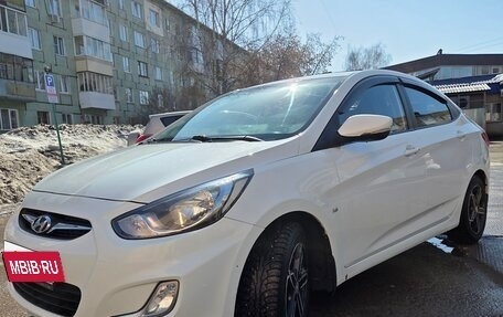 Hyundai Solaris II рестайлинг, 2013 год, 890 000 рублей, 6 фотография