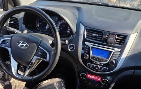 Hyundai Solaris II рестайлинг, 2013 год, 890 000 рублей, 11 фотография