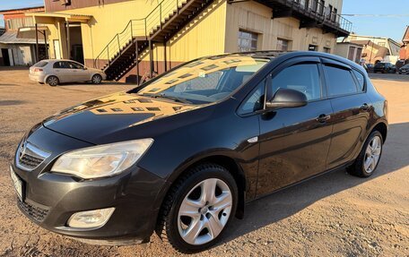 Opel Astra J, 2011 год, 570 000 рублей, 2 фотография