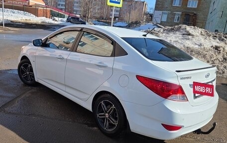 Hyundai Solaris II рестайлинг, 2013 год, 890 000 рублей, 8 фотография