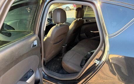 Opel Astra J, 2011 год, 570 000 рублей, 13 фотография