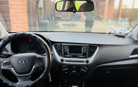 Hyundai Solaris II рестайлинг, 2018 год, 1 200 000 рублей, 8 фотография