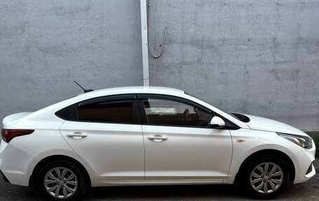 Hyundai Solaris II рестайлинг, 2018 год, 1 200 000 рублей, 2 фотография