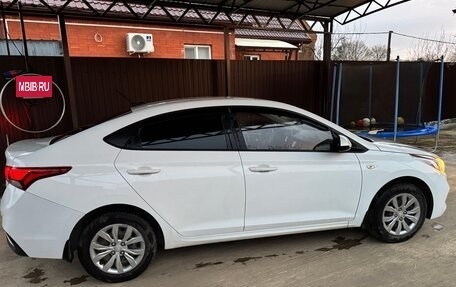 Hyundai Solaris II рестайлинг, 2018 год, 1 200 000 рублей, 6 фотография