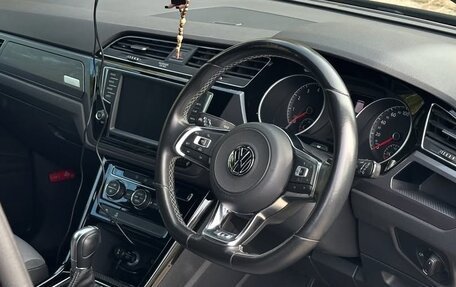 Volkswagen Touran III, 2017 год, 1 290 000 рублей, 3 фотография