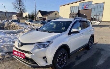 Toyota RAV4, 2017 год, 2 850 000 рублей, 4 фотография
