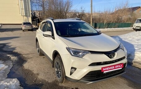 Toyota RAV4, 2017 год, 2 850 000 рублей, 2 фотография