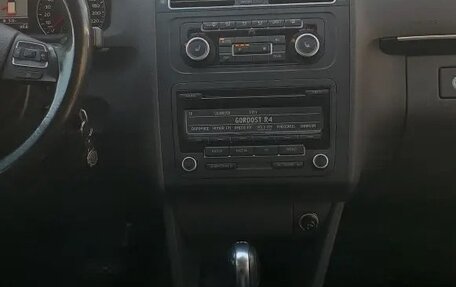 Volkswagen Touran III, 2012 год, 1 000 000 рублей, 15 фотография