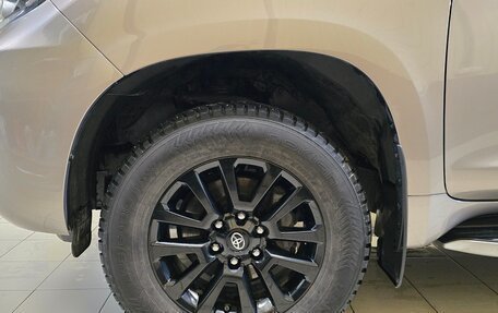 Toyota Land Cruiser Prado 150 рестайлинг 2, 2020 год, 7 150 000 рублей, 5 фотография