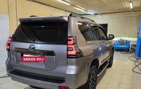 Toyota Land Cruiser Prado 150 рестайлинг 2, 2020 год, 7 150 000 рублей, 2 фотография