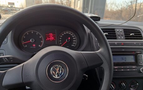 Volkswagen Polo VI (EU Market), 2011 год, 700 000 рублей, 17 фотография