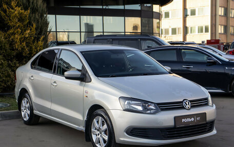 Volkswagen Polo VI (EU Market), 2011 год, 678 000 рублей, 2 фотография