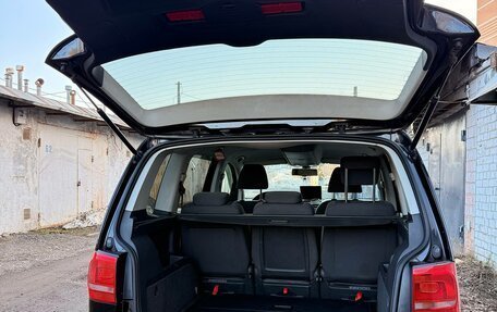 Volkswagen Touran III, 2011 год, 990 000 рублей, 9 фотография