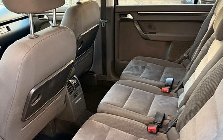 Volkswagen Touran III, 2011 год, 990 000 рублей, 13 фотография