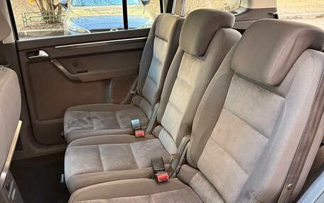 Volkswagen Touran III, 2011 год, 990 000 рублей, 14 фотография