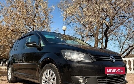Volkswagen Touran III, 2011 год, 990 000 рублей, 3 фотография
