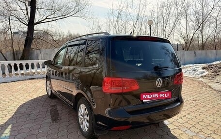 Volkswagen Touran III, 2011 год, 990 000 рублей, 5 фотография