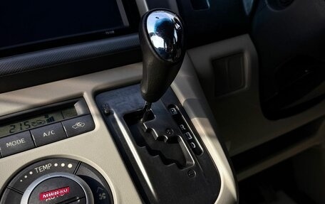 Toyota Passo Sette, 2009 год, 849 000 рублей, 21 фотография