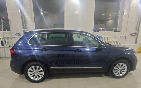 Volkswagen Tiguan II, 2017 год, 2 660 000 рублей, 4 фотография