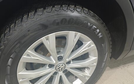 Volkswagen Tiguan II, 2017 год, 2 660 000 рублей, 14 фотография