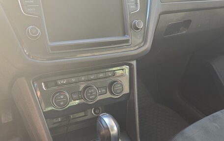 Volkswagen Tiguan II, 2017 год, 2 660 000 рублей, 34 фотография