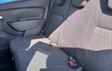 Renault Logan II, 2015 год, 750 000 рублей, 12 фотография