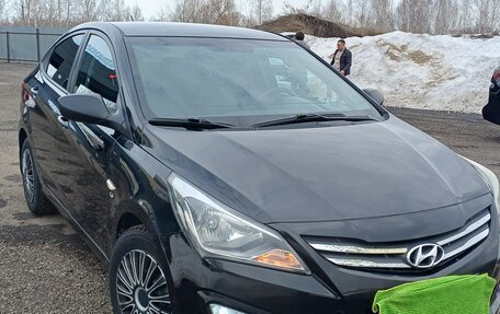 Hyundai Solaris II рестайлинг, 2015 год, 1 000 000 рублей, 15 фотография