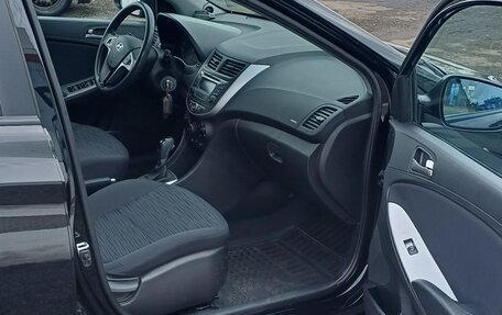 Hyundai Solaris II рестайлинг, 2015 год, 1 000 000 рублей, 10 фотография