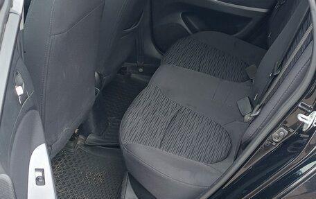 Hyundai Solaris II рестайлинг, 2015 год, 1 000 000 рублей, 12 фотография