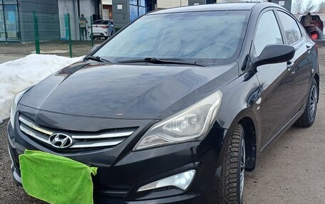 Hyundai Solaris II рестайлинг, 2015 год, 1 000 000 рублей, 16 фотография