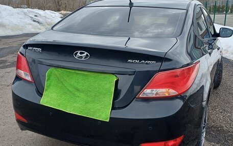 Hyundai Solaris II рестайлинг, 2015 год, 1 000 000 рублей, 14 фотография