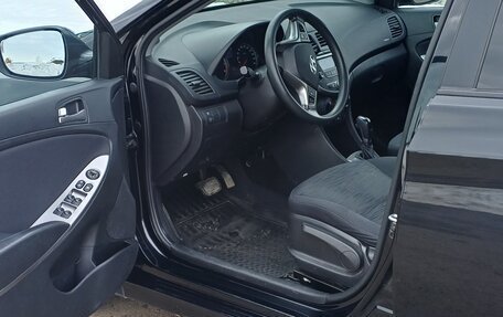 Hyundai Solaris II рестайлинг, 2015 год, 1 000 000 рублей, 13 фотография