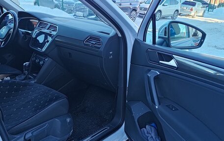 Volkswagen Tiguan II, 2018 год, 2 450 000 рублей, 7 фотография