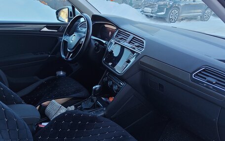 Volkswagen Tiguan II, 2018 год, 2 450 000 рублей, 6 фотография