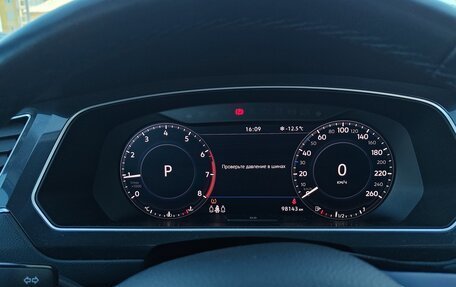 Volkswagen Tiguan II, 2018 год, 2 450 000 рублей, 9 фотография